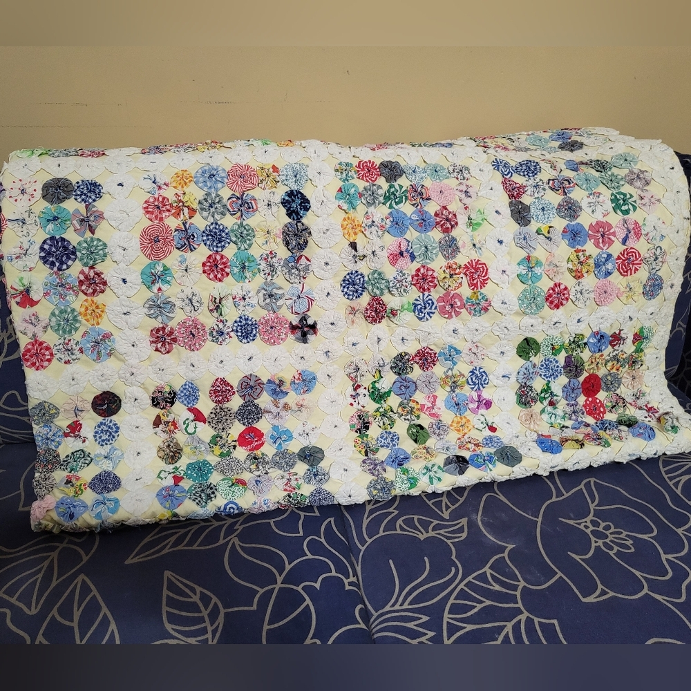 Colorful Patchwork Quilt Vintage Yo-Yo Quilt Yo Yo Coverlet